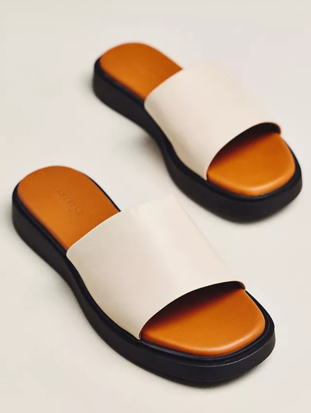EUC Vagabond Connie Sandals in Off White Leather